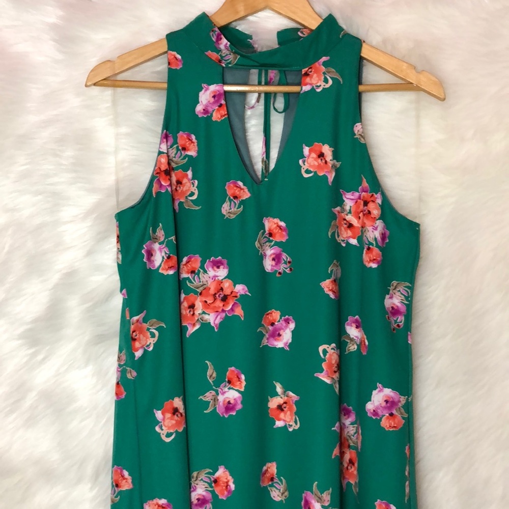 NEW GILLI Floral Dress - Picture 3 of 4